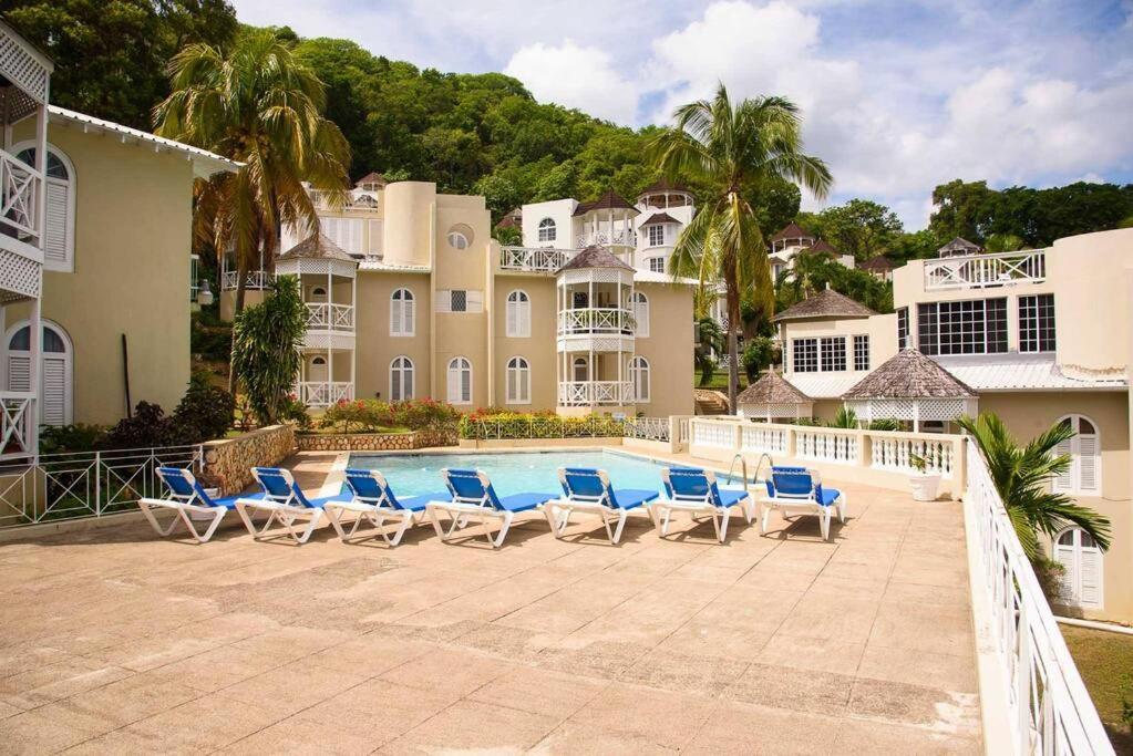 Czar'S Citadel-2 Bedroom Apt 23E At Columbus Heights Ocho Rios Exterior photo