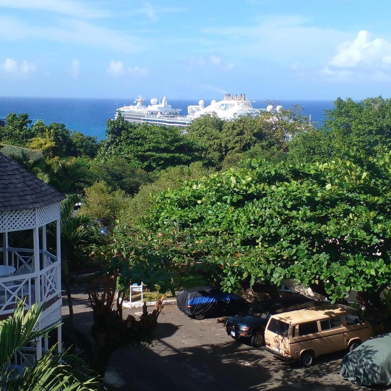 Czar'S Citadel-2 Bedroom Apt 23E At Columbus Heights Ocho Rios Exterior photo